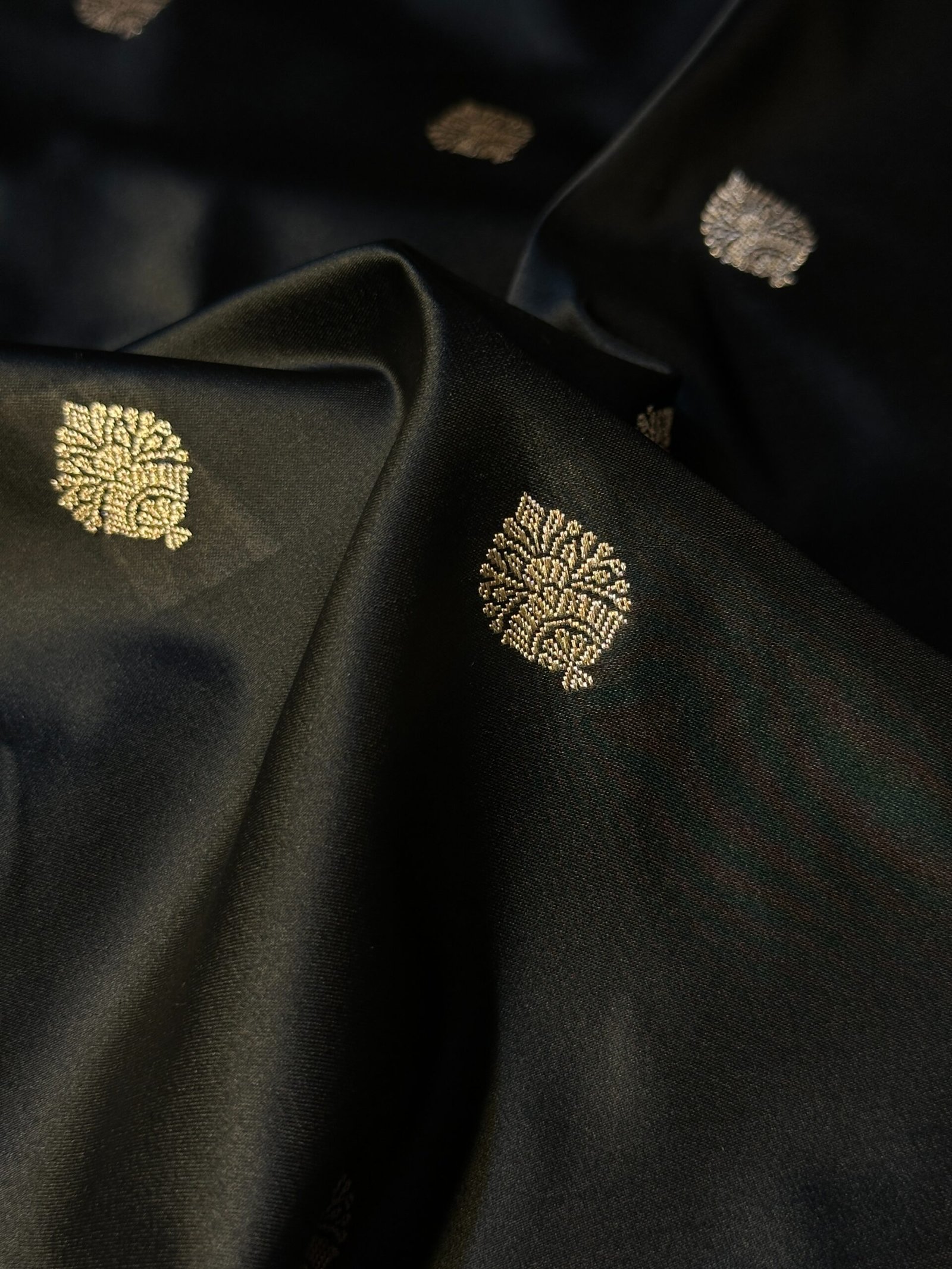 Shahi Kaala Silk - Image 3