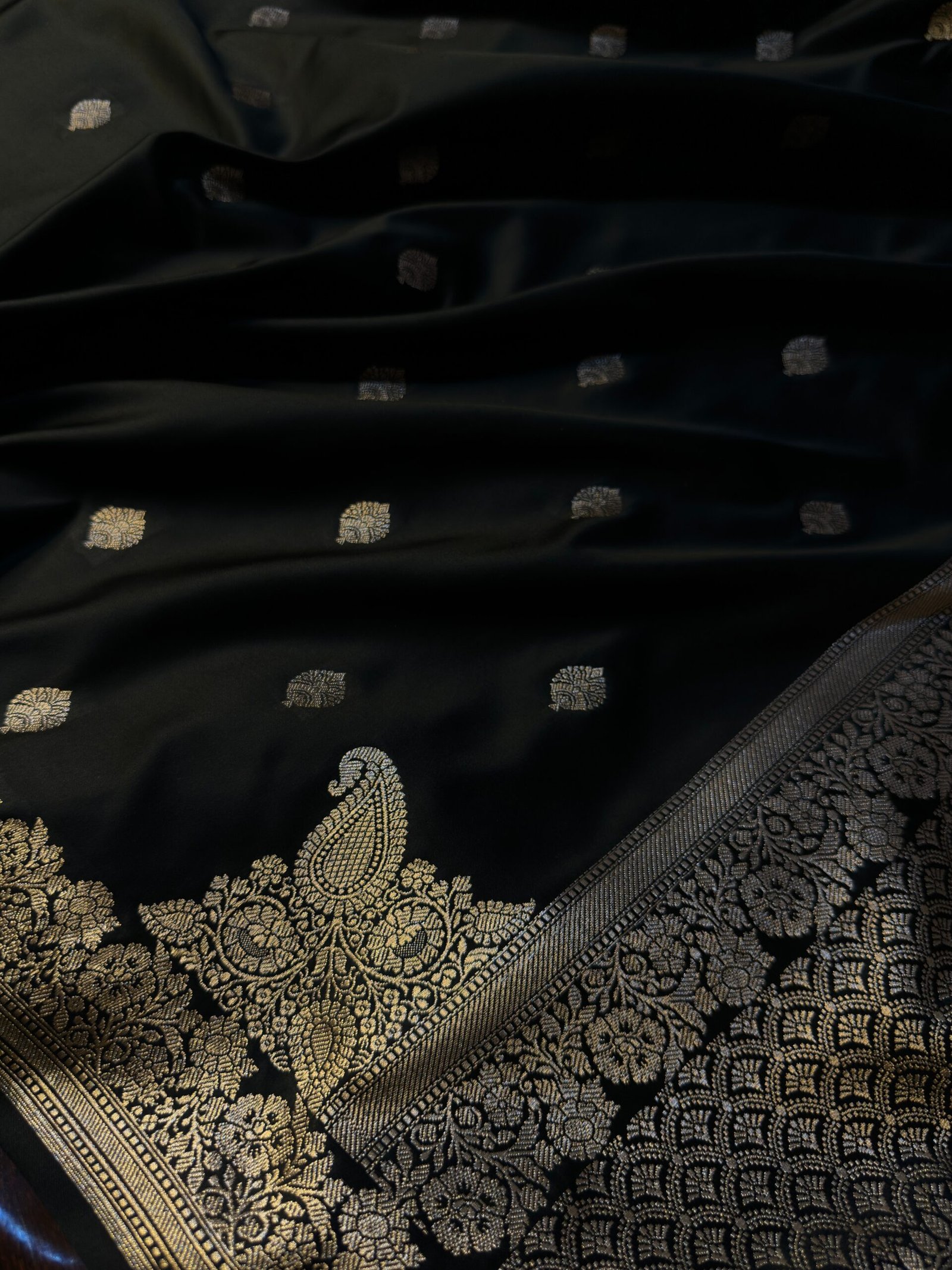 Shahi Kaala Silk - Image 4