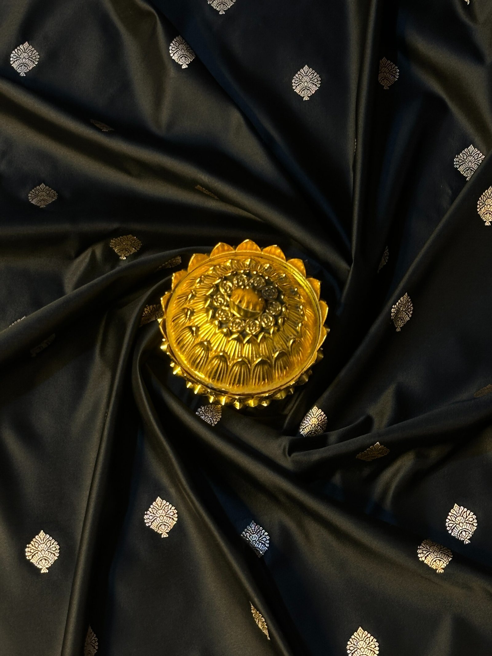 Shahi Kaala Silk